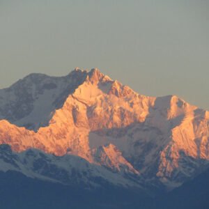 photo of a mountain range